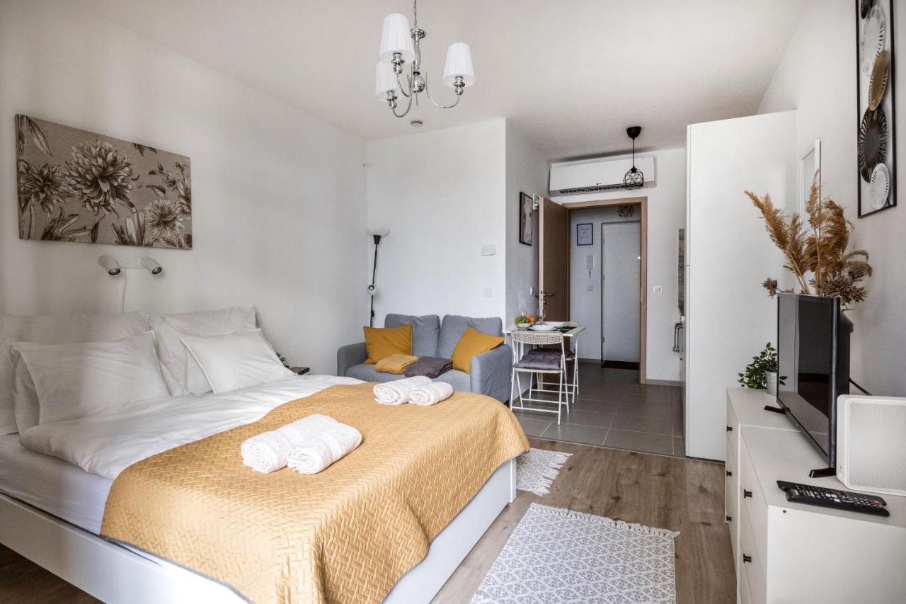 Stylish And Cozy Studio In The Heart Of The City Daire Budapeşte Dış mekan fotoğraf